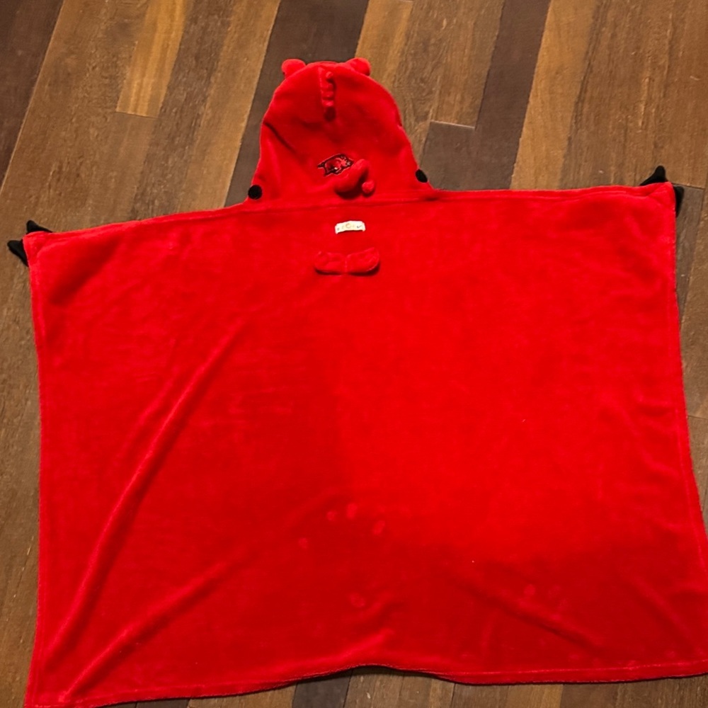 ComfyCritters Red Razorback soft blanket - Picture 8 of 9